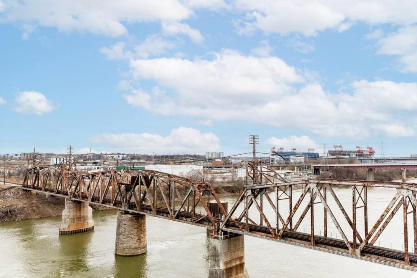 Stunning River View Condo Walk To Downtown Rooftop Patio Nashville Esterno foto